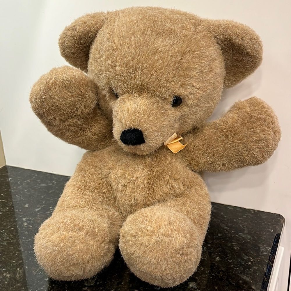 Dakin 1990 Teddy Bear, LIKE NEW 18 inches, Sitting Bear